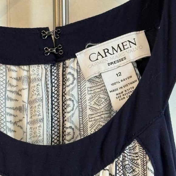 Carmen Marc Valvo Halter Maxi in Navy & Ivory. - Picture 2 of 8